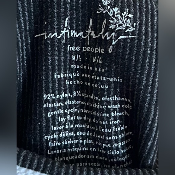 Free People sleeveless high neck top size M excellent condition - Picture 3 of 3